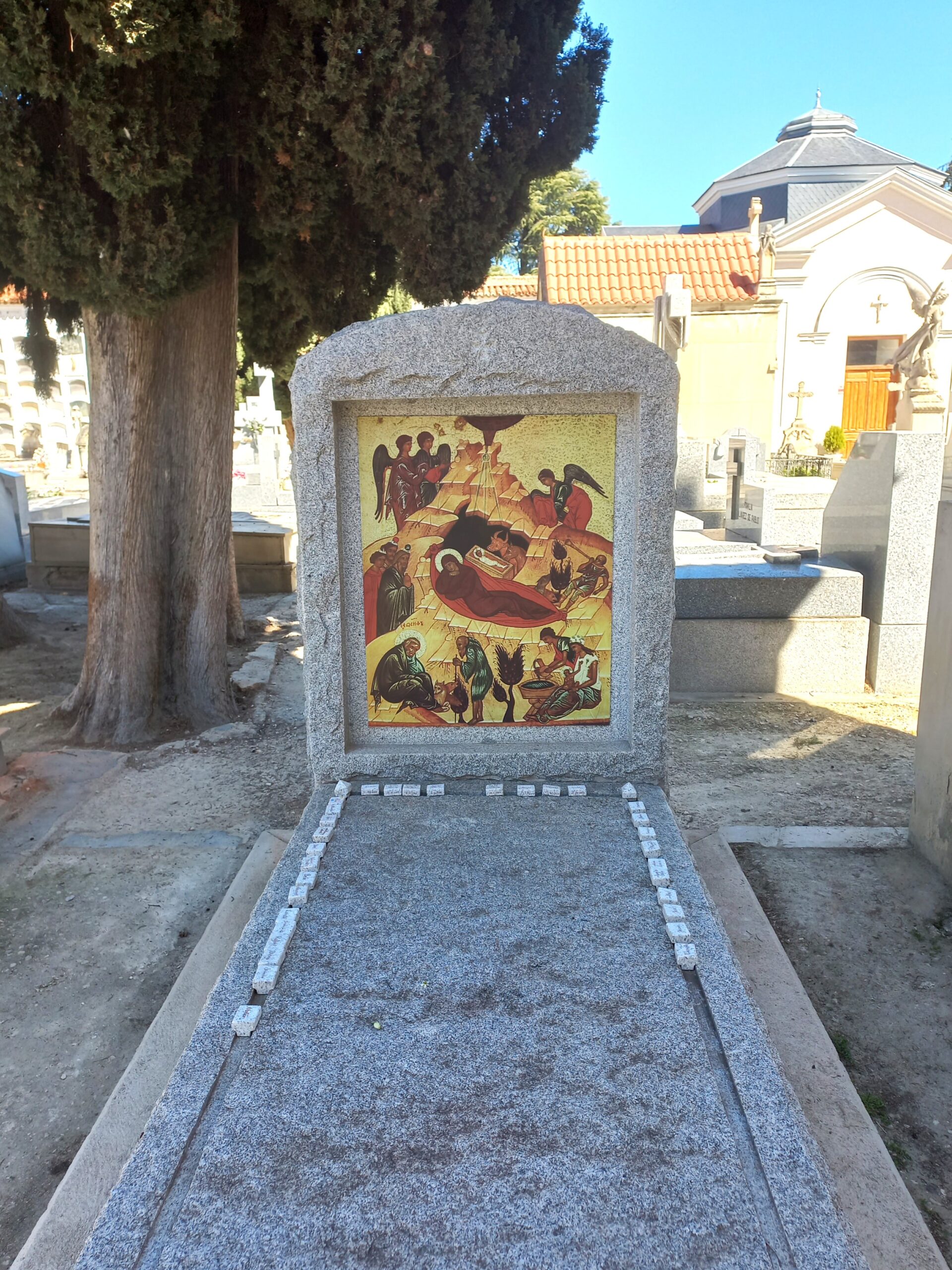 Sepultura con las piedrecitas